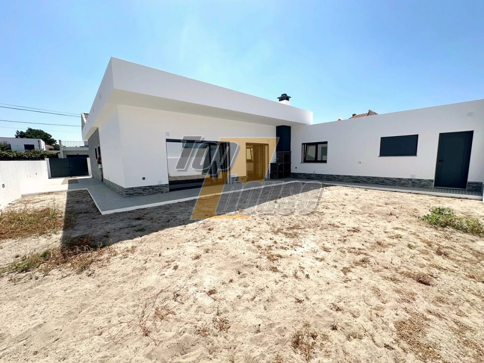 Moradia T4 para Venda em Fernao Ferro Foto 1