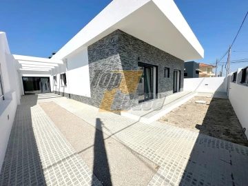 Moradia T4 para Venda em Fernao Ferro
