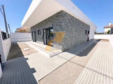 Moradia T4 para Venda em Fernao Ferro