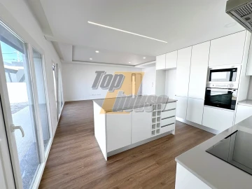 Moradia T4 para Venda em Fernao Ferro