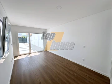 Moradia T4 para Venda em Fernao Ferro