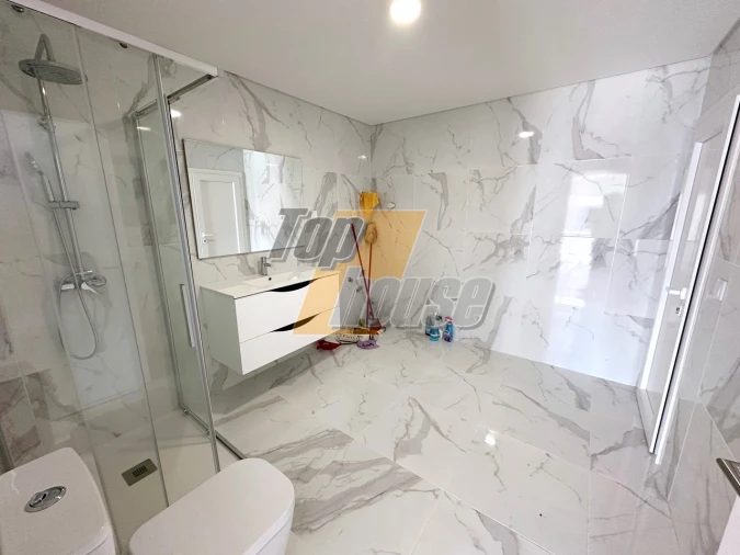 Moradia T4 para Venda em Fernao Ferro Foto 28
