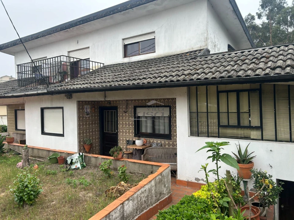 Moradia T6 para Venda em Gondomar (São Cosme), Valbom e Jovim Foto 1