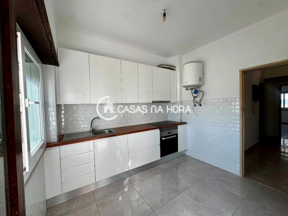 Apartamento T3 para Venda em Laranjeiro e Feijó Foto 1