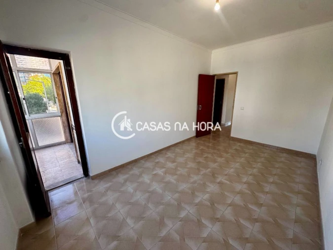 Apartamento T3 para Venda em Laranjeiro e Feijó Foto 2