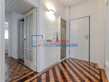 Apartamento T3 para Venda em Lordelo do Ouro e Massarelos