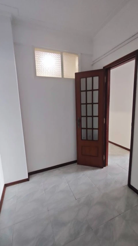 Apartamento T2 para Arrendamento em Mafamude e Vilar do Paraíso
