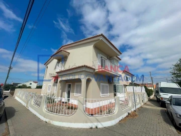 Moradia T3 para Venda em Azeitão (São Lourenço e São Simão)
