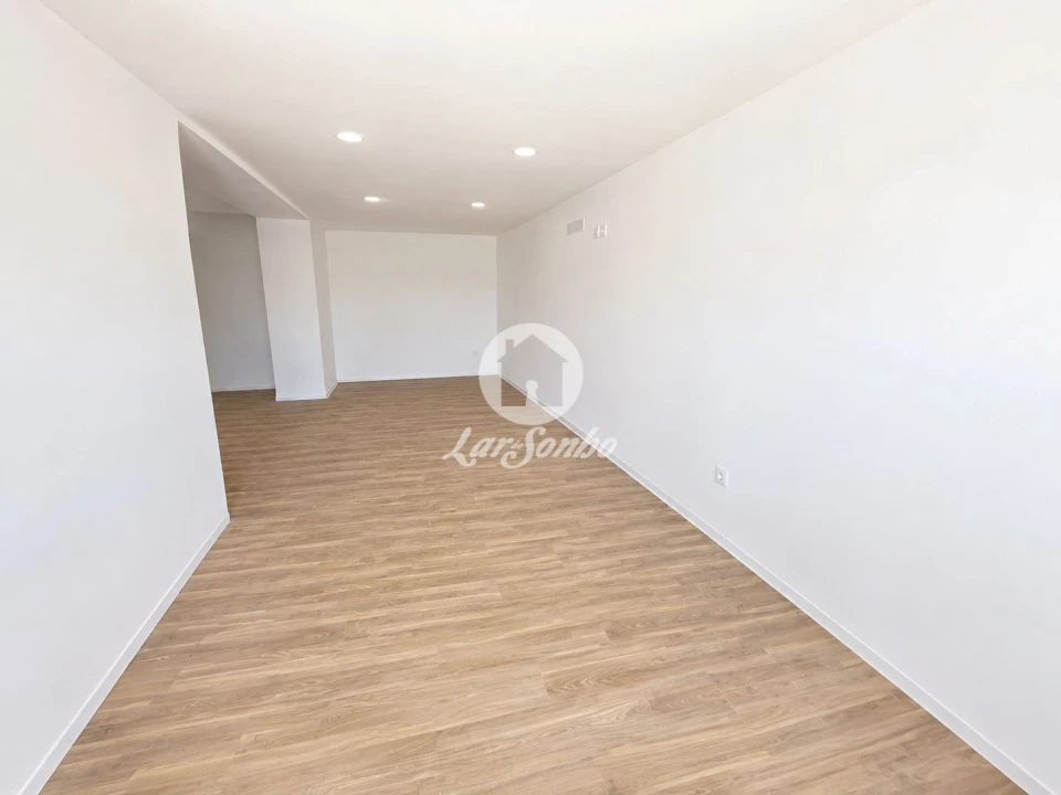 Apartamento T3 para Venda em Arcozelo Foto 3