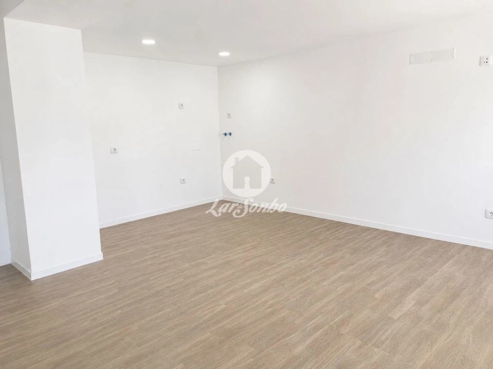Apartamento T3 para Venda em Arcozelo Foto 19