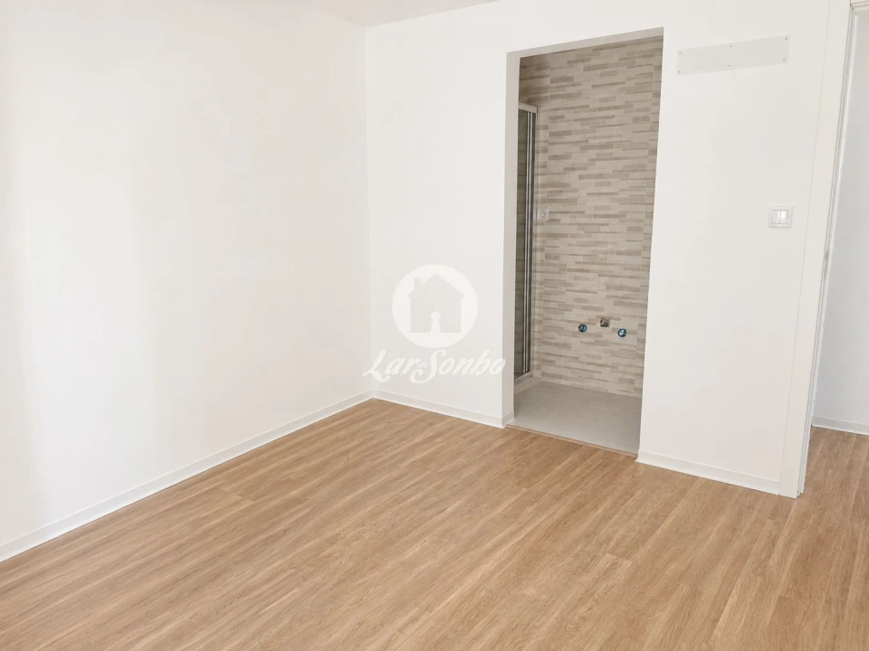 Apartamento T3 para Venda em Arcozelo Foto 26