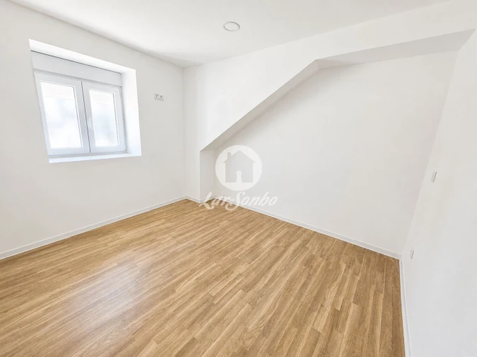 Apartamento T3 para Venda em Arcozelo Foto 8