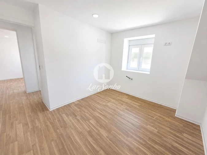 Apartamento T3 para Venda em Arcozelo Foto 9