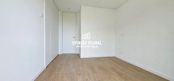 Apartamento T4 para Venda em Gulpilhares e Valadares