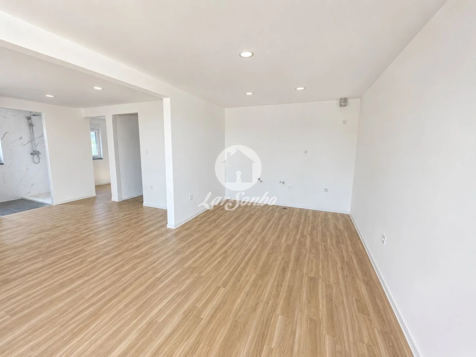 Apartamento T3 para Venda em Arcozelo Foto 8
