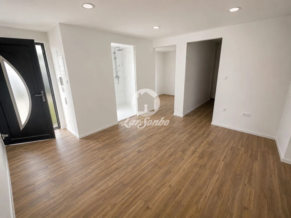 Apartamento T3 para Venda em Arcozelo Foto 16