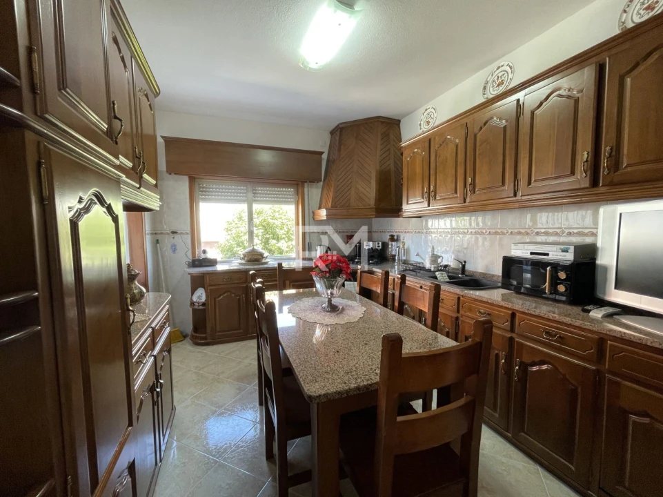 Moradia T4 para Venda em Livração Foto 4