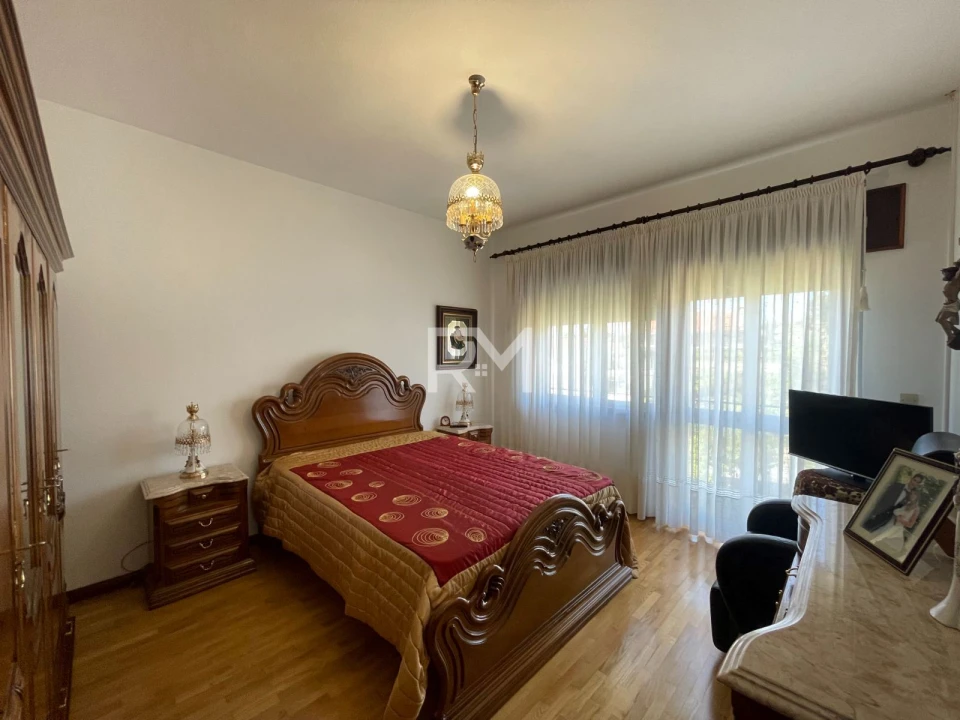 Moradia T4 para Venda em Livração Foto 15