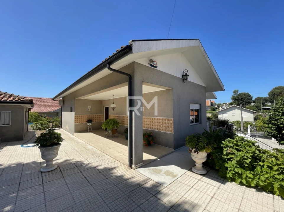 Moradia T4 para Venda em Livração Foto 21