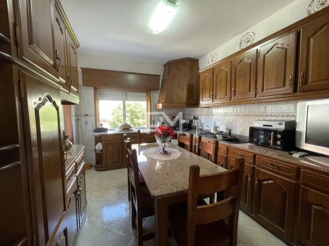 Moradia T4 para Venda em Livração Foto 4