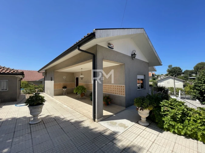 Moradia T4 para Venda em Livração Foto 21