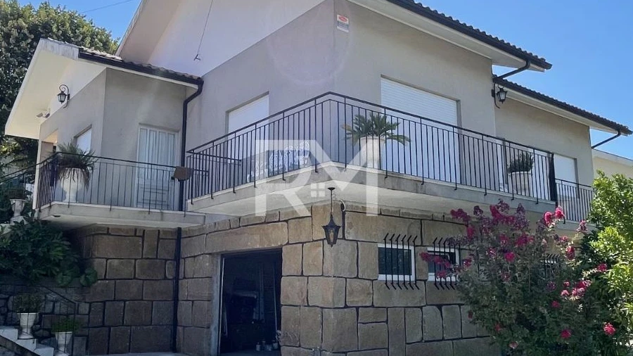 Moradia T4 para Venda em Livração