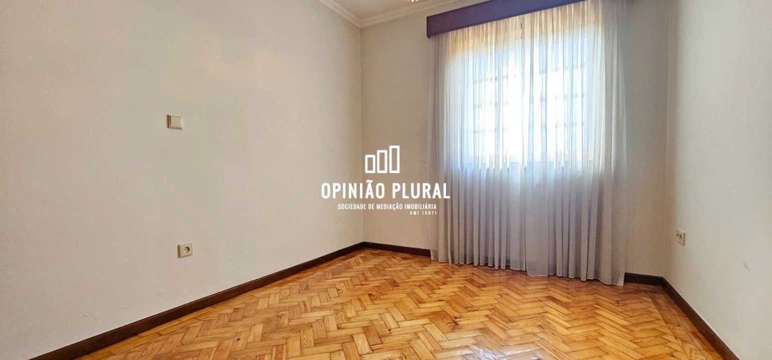 Apartamento T5 para Venda em Campanhã Foto 19