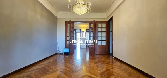 Apartamento T5 para Venda em Campanhã
