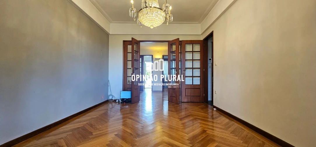 Apartamento T5 para Venda em Campanhã Foto 3
