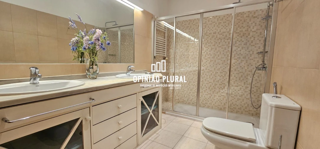 Apartamento T5 para Venda em Campanhã Foto 22