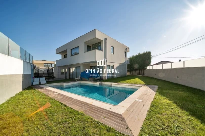 Moradia T4 para Venda em Arcozelo