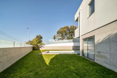Moradia T4 para Venda em Arcozelo