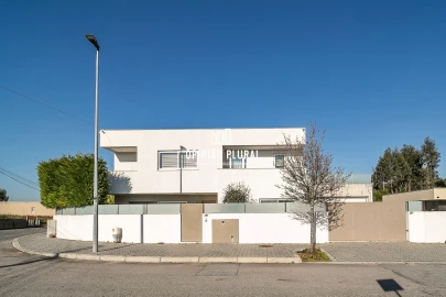 Moradia T4 para Venda em Arcozelo