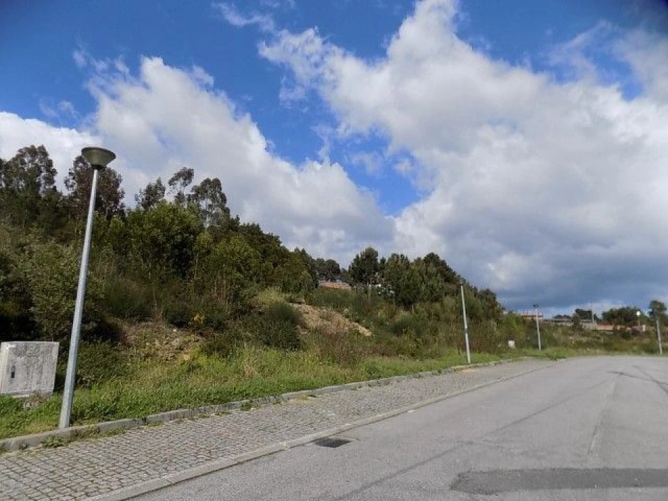 Terreno para Venda em Mozelos Foto 2