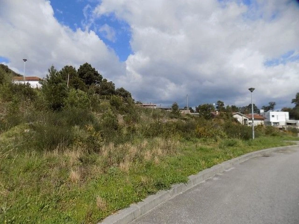 Terreno para Venda em Mozelos Foto 3