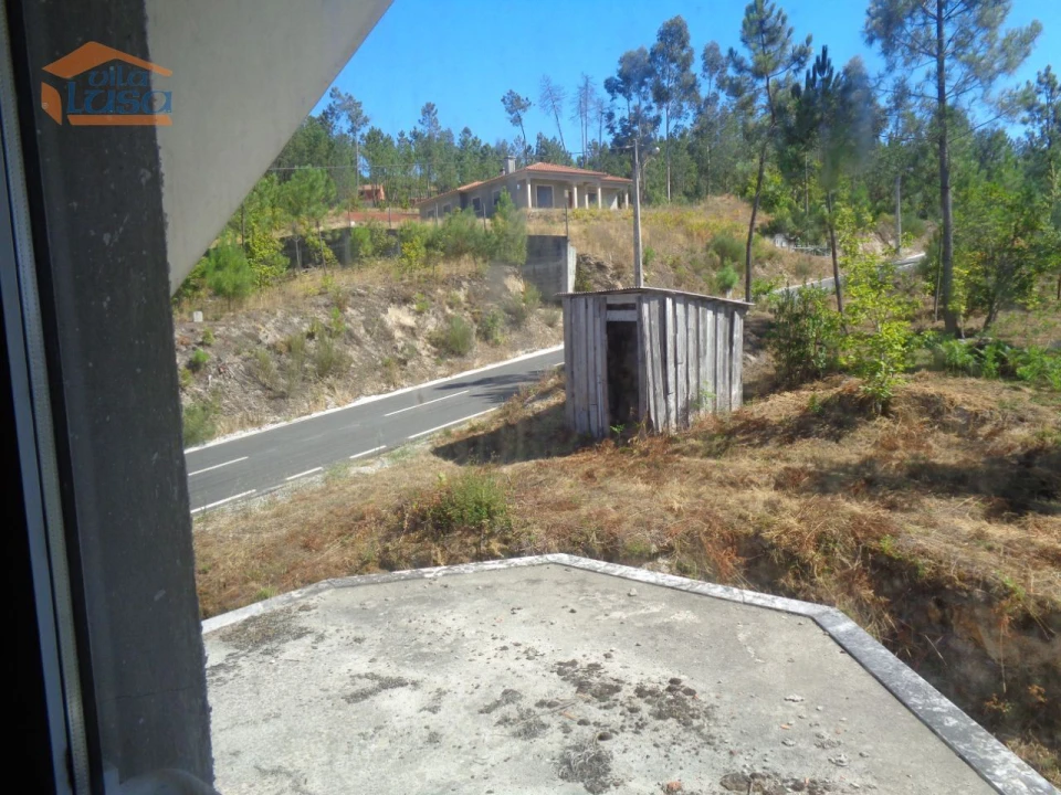 Moradia T3 para Venda em Calde Foto 7