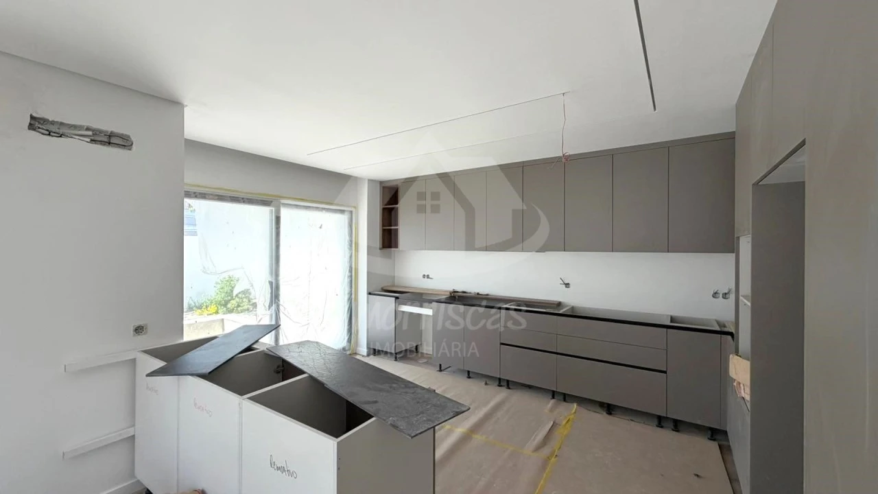 Moradia T4 para Venda em Santa Iria de Azoia, São João da Talha e Bobadela Foto 16