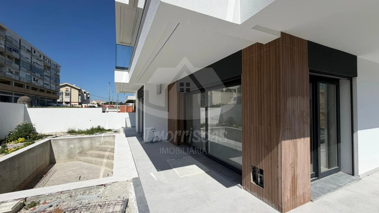 Moradia T4 para Venda em Santa Iria de Azoia, São João da Talha e Bobadela Foto 9