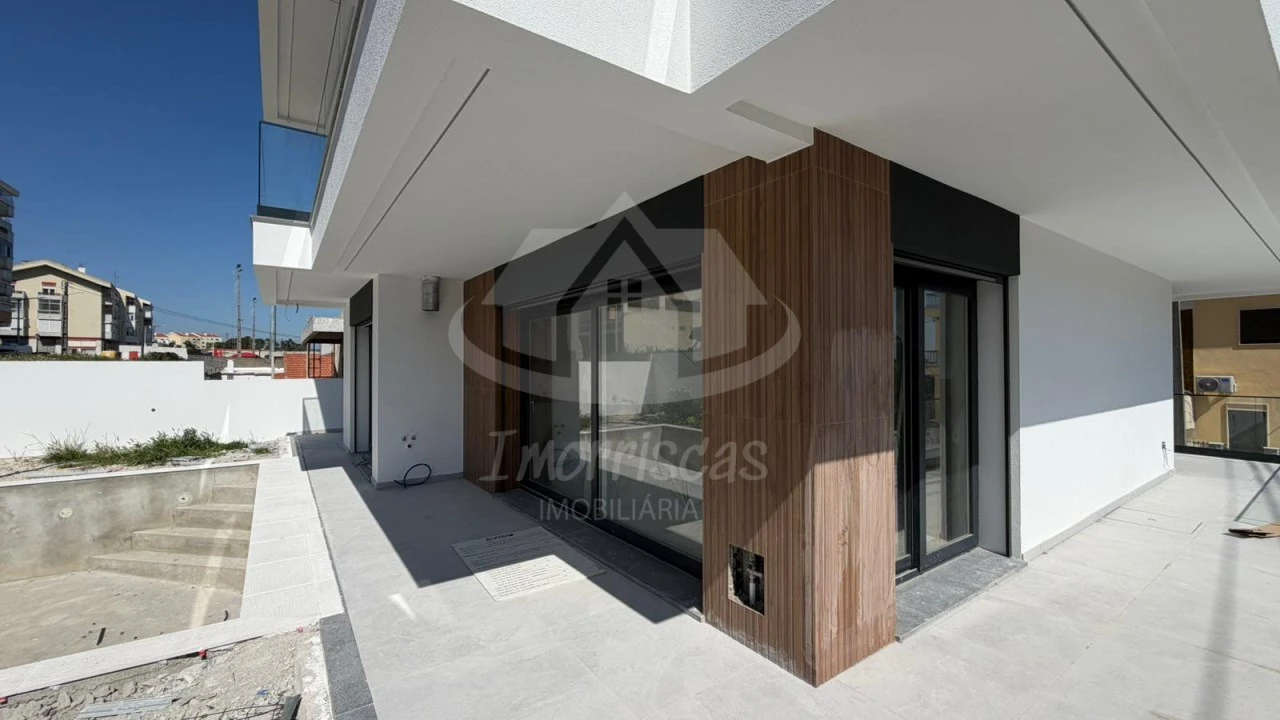 Moradia T4 para Venda em Santa Iria de Azoia, São João da Talha e Bobadela Foto 10