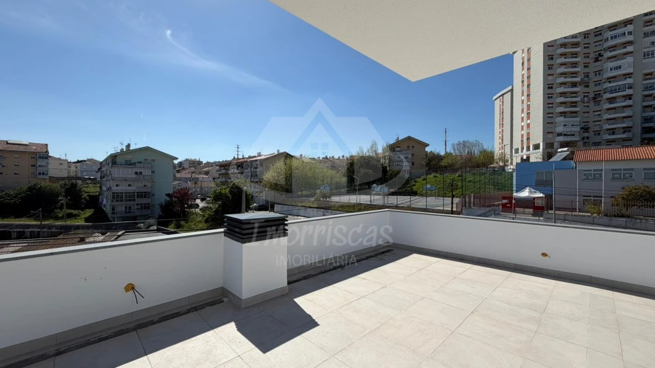 Moradia T4 para Venda em Santa Iria de Azoia, São João da Talha e Bobadela Foto 25