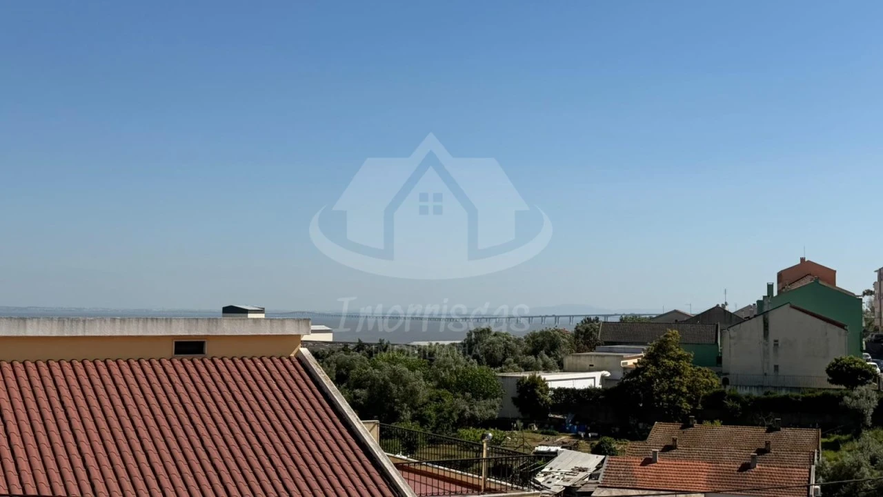 Moradia T4 para Venda em Santa Iria de Azoia, São João da Talha e Bobadela Foto 26