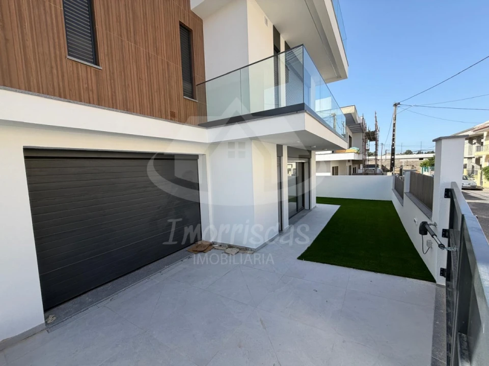 Moradia T4 para Venda em Santa Iria de Azoia, São João da Talha e Bobadela Foto 13