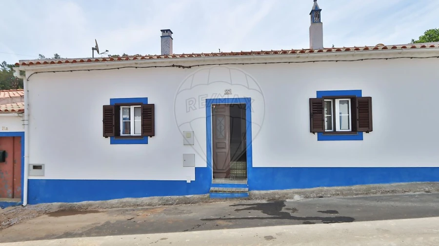 Moradia T3 para Venda em São Martinho das Amoreiras