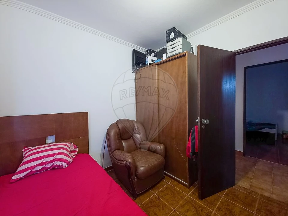 Moradia T2 para Venda em Ventosa Foto 4