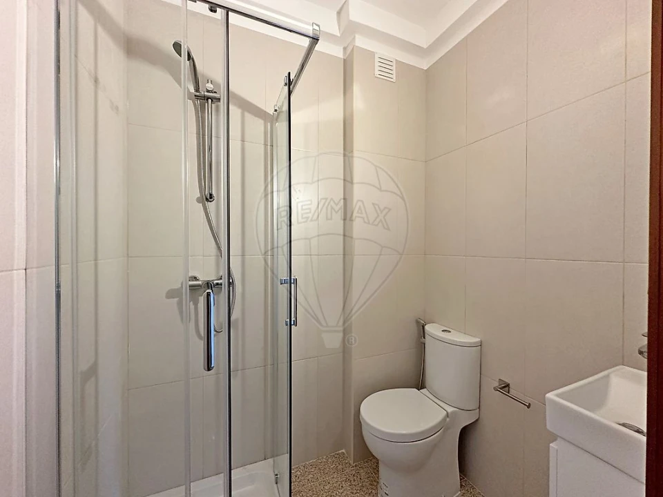 Apartamento T2 para Arrendamento em Mafamude e Vilar do Paraíso Foto 9