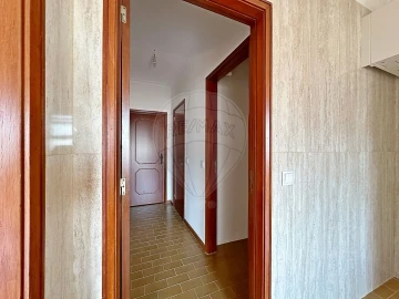 Apartamento T2 para Arrendamento em Mafamude e Vilar do Paraíso