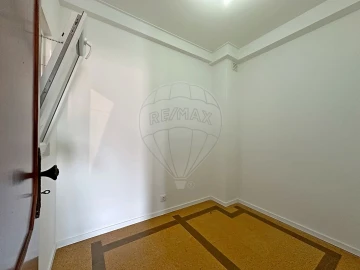 Apartamento T2 para Arrendamento em Mafamude e Vilar do Paraíso