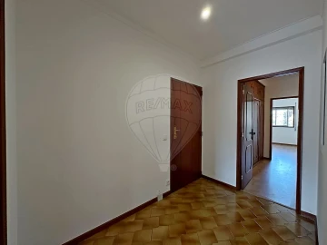 Apartamento T2 para Arrendamento em Mafamude e Vilar do Paraíso