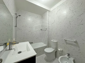 Apartamento T2 para Arrendamento em Mafamude e Vilar do Paraíso