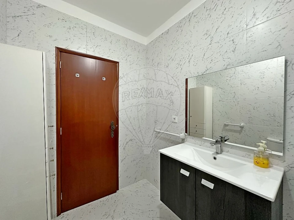 Apartamento T2 para Arrendamento em Mafamude e Vilar do Paraíso Foto 17
